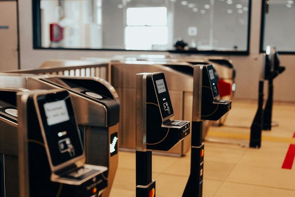 Wie kann man im Urlaub lokale Gemeinschaften unterstÃ¼tzen?